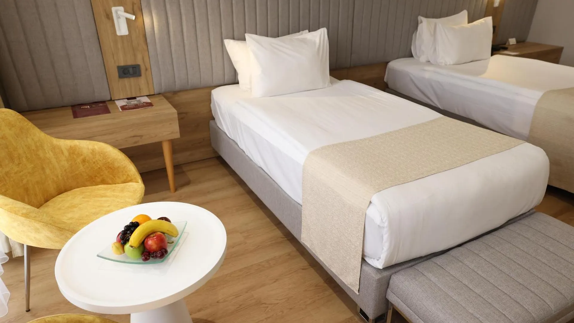 Sundance Hotel Istanbul 5*,