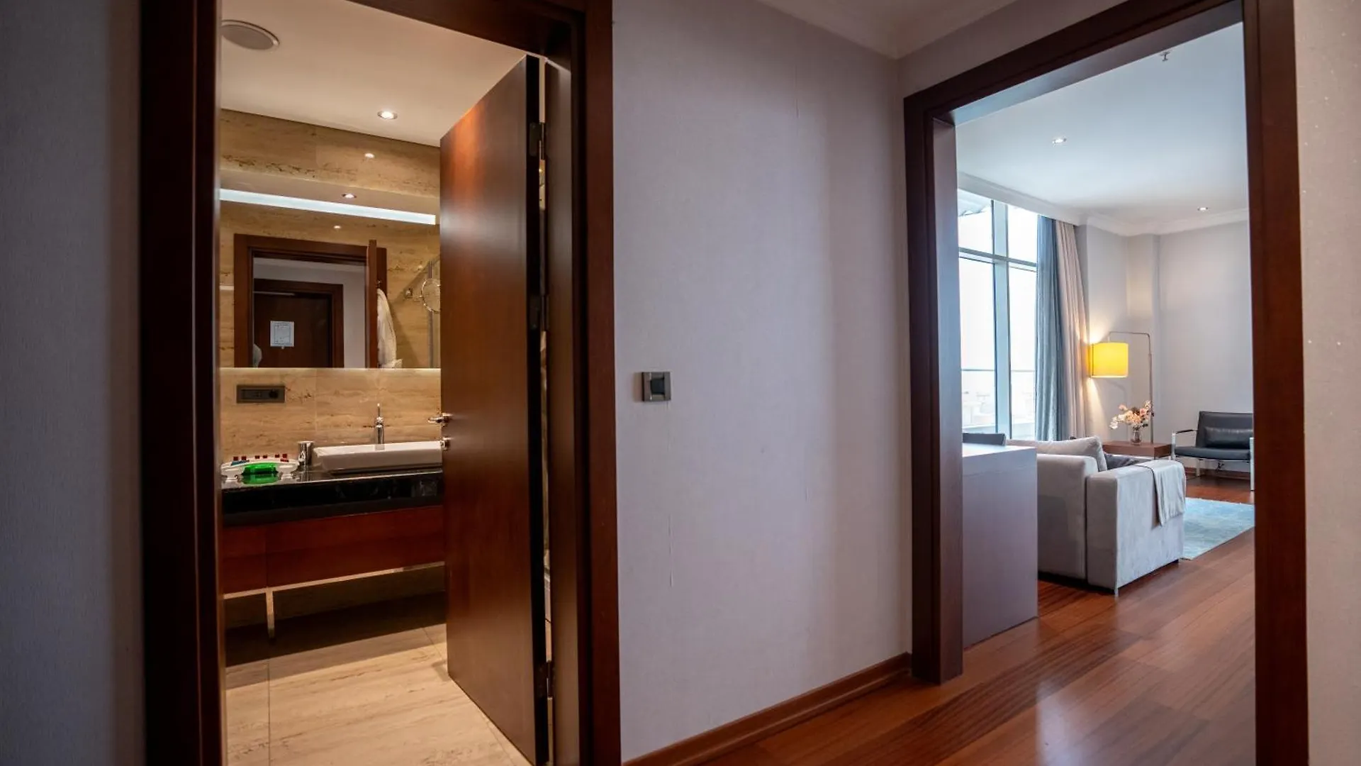 Sundance Hotel Istanbul 5*,