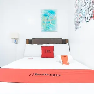 Reddoorz Near Quirino Station Hotel Manila